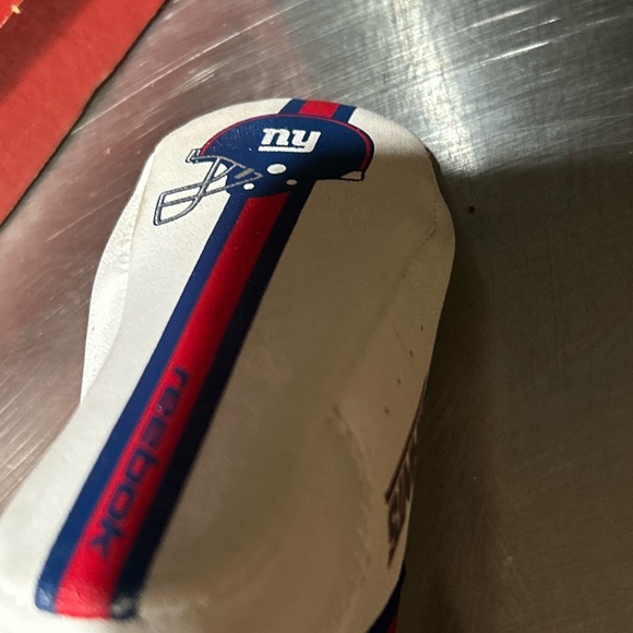 New York Giants Shoes - Picture 4 of 10